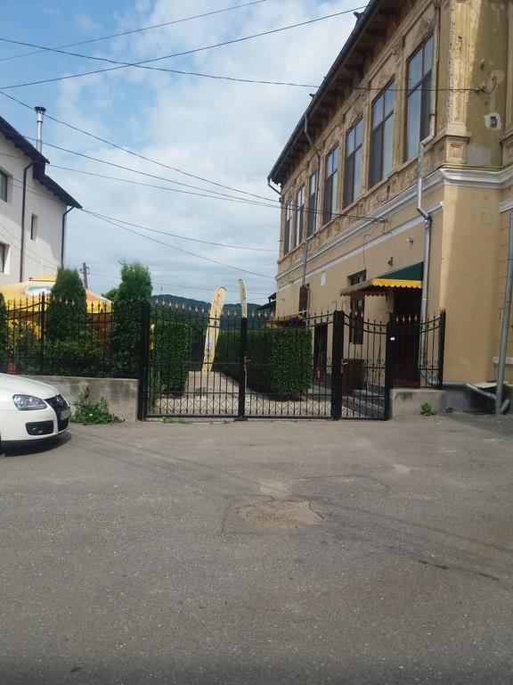 Casa Ariana Villa Curtea De Arges Exterior photo