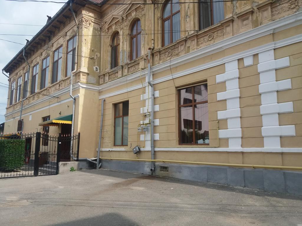 Casa Ariana Villa Curtea De Arges Exterior photo